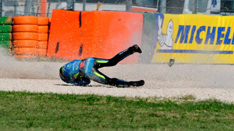 MotoGp a Misano, Fernandez cade mentre prova a tenere il ritmo di Marc Marquez - Gallery