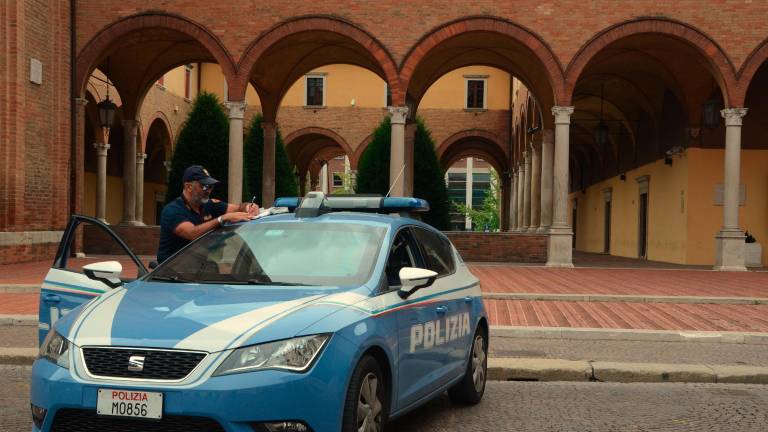 Forlì, maxi controlli della Polizia: arrestato l’autore della rapina fuori dal pub nel 2019