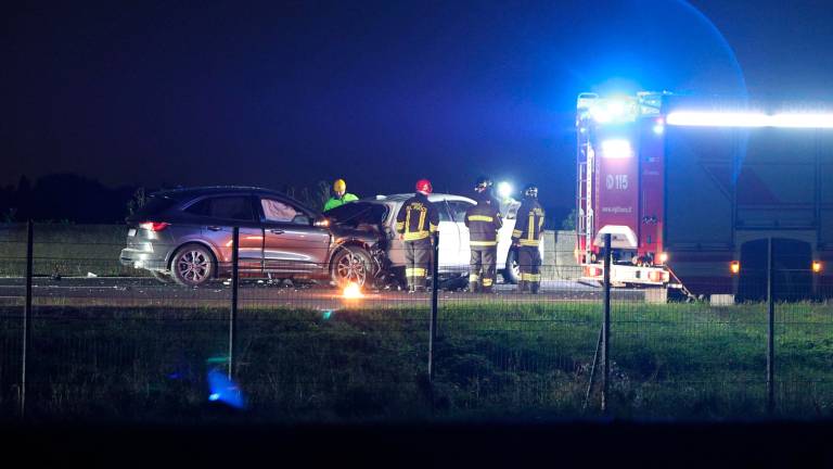 Incidente nella notte sulla A14 tra Cesena e l’uscita Valle del Rubicone, traffico bloccato e sette feriti