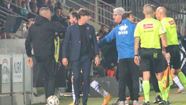 La rabbia di Michele Mignani dopo il rosso a Simone Bastoni (Zanotti)