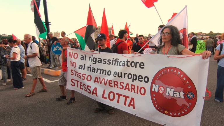 Ravenna. In darsena la protesta contro il traffico di armi FOTOGALLERY FIORENTINI