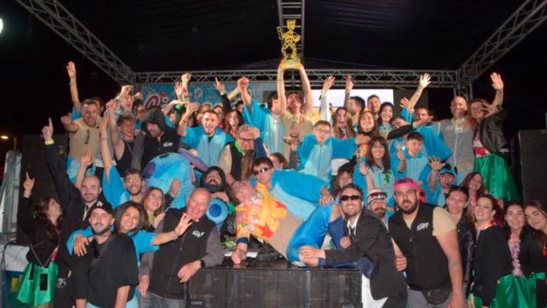 La premiazione del gruppo “I giovani tonici”