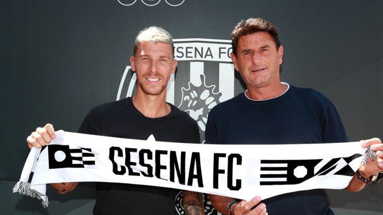 Calcio C, Simone Corazza ha firmato e ha raggiunto i nuovi compagni del Cesena ad Acquapartita