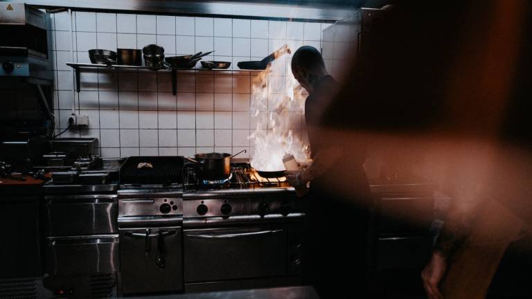 Rimini, cuoco minaccia di bruciare ristorante della Valconca dopo il litigio con la moglie