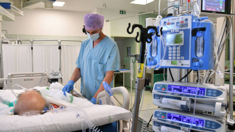Ospedali romagnoli a livello rosso: terapie intensive in aumento