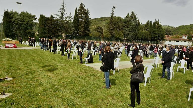 Arianna Marchi, i funerali a Fognano sulle note di Bella Ciao