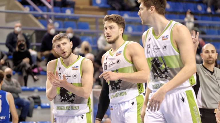 Basket B, Faenza ricomincia da Molinaro e Petrucci