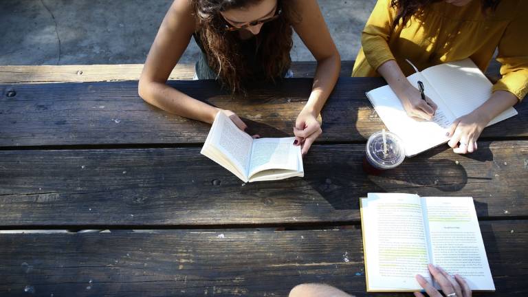 Dalla Regione 600mila euro per progetti destinati alle attività educative e sociali per i giovani