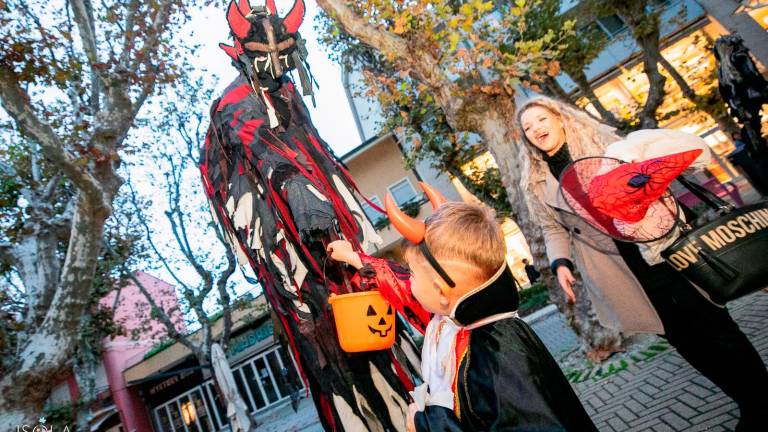 Halloween a Bellaria, centinaia di bambini in maschera GALLERY