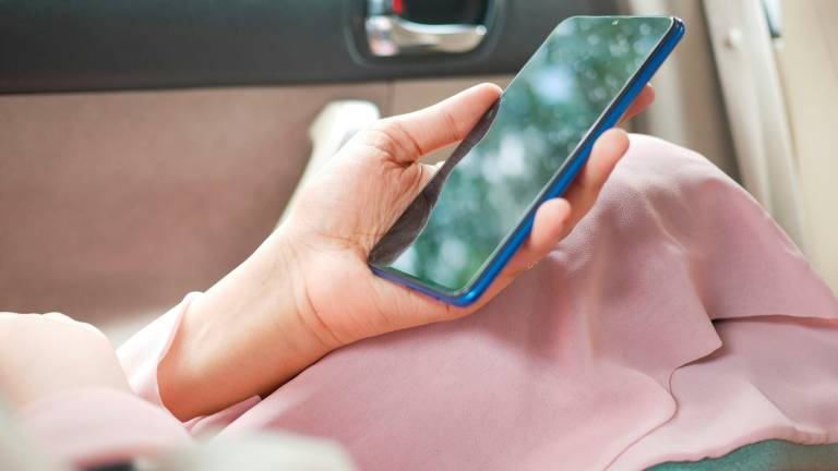 Savignano, già dieci patente sospese per smartphone alla guida nel 2026