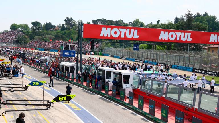 Imola Wec, gli applausi per Kimi Antonelli, il tifo e l’emozione in autodromo il giorno della gara Gallery FOTO MMPH