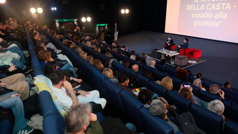 Il cinema strapieno per l’incontro