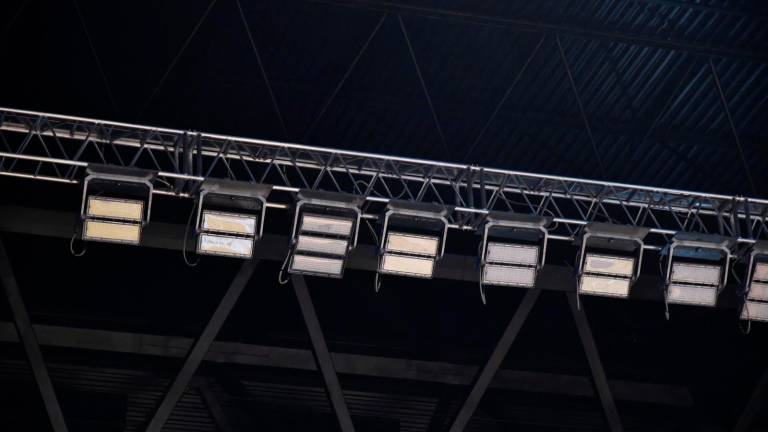 Le luci a led del nuovo impianto tuttora spente (foto Blaco)