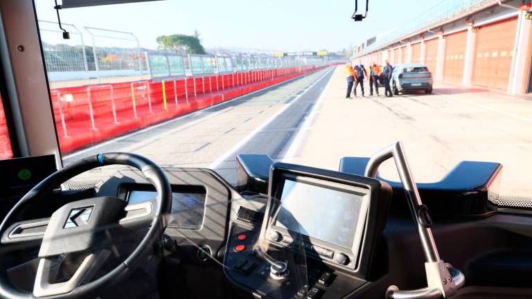Imola testa la mobilità del futuro: un pista un bus a guida autonoma