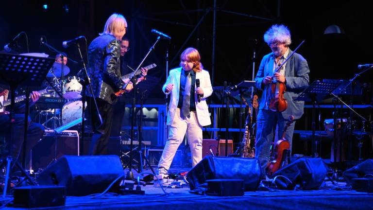 “Cara Forlì” riempie piazza Saffi. Il rock’n’roll di Bobby Solo si unisce al liscio romagnolo FOTOGALLERY