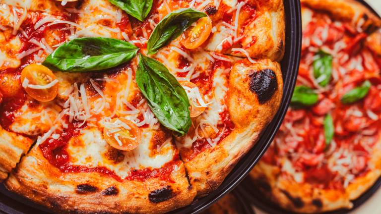 Cervia, dalla lite in pizzeria spunta una pistola: scatta la denuncia