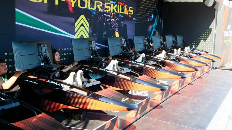 Formula 1, fan zone presa d’assalto fra simulatori, Lego e piloti chef