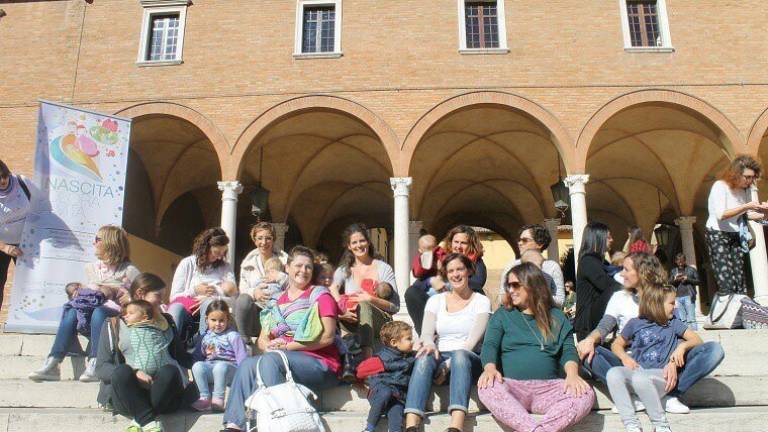 Forlì, sabato flash mob sull'allattamento al seno