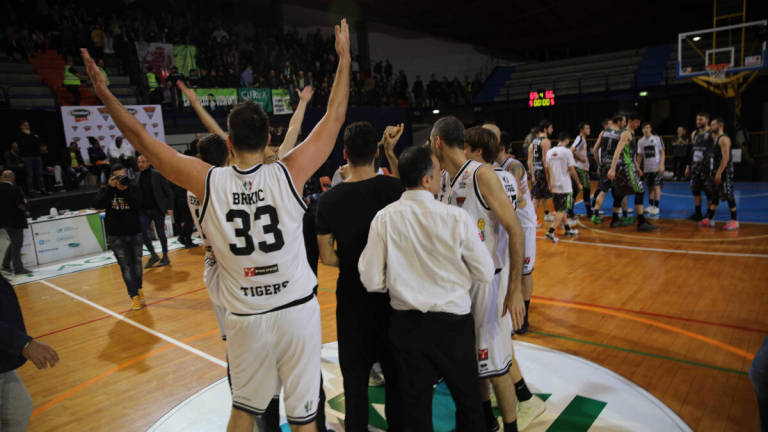 Basket B play-off, magia di Brkic sulla sirena: Cesena vince a Orzinuovi