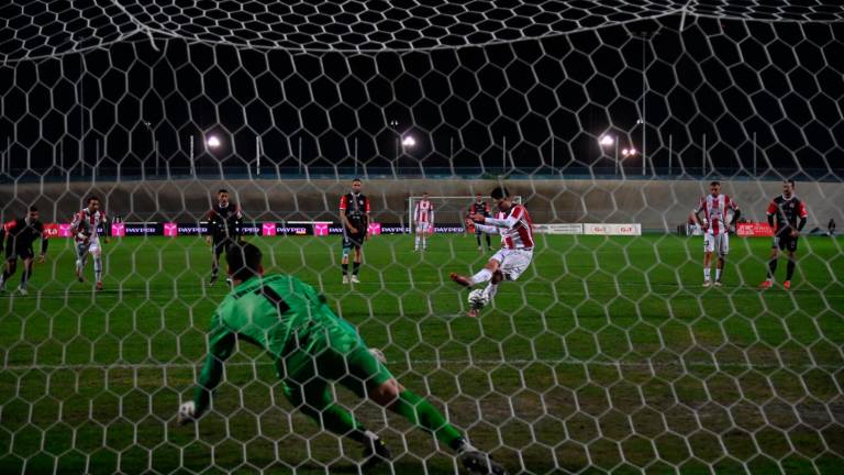 Il calcio di rigore trasformato da Elia Petrelli al 28’ (foto Fabio Blaco)