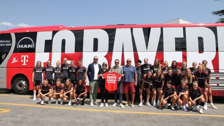 Calcio donne, il Bayern Monaco in ritiro a Bagno di Romagna fa visita al Bagno Fantini di Cervia