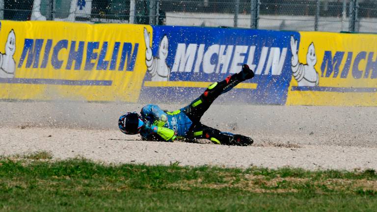 MotoGp a Misano, Fernandez cade mentre prova a tenere il ritmo di Marc Marquez - Gallery
