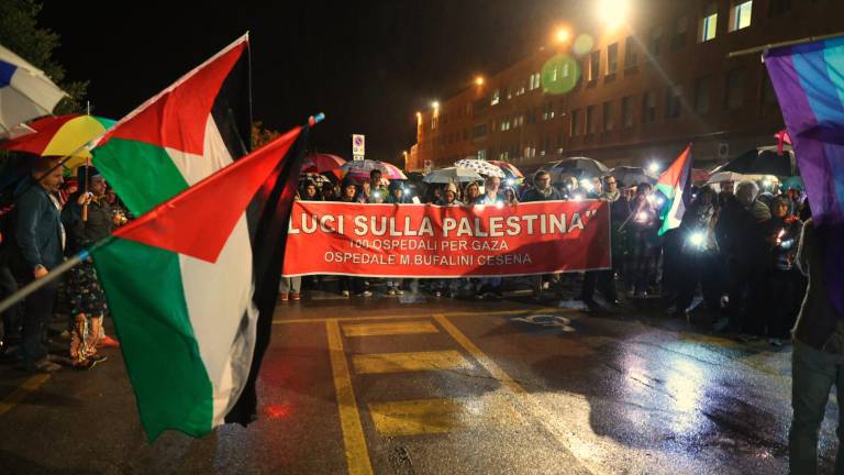 Cesena. Sanitari per Gaza, la manifestazione davanti all’ospedale Bufalini