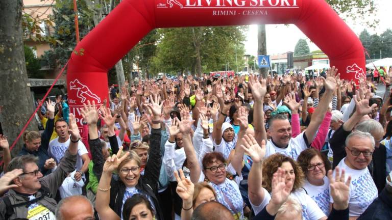 Quasi 5mila e monsignor Zuppi alla Maratona Alzheimer da Cesena a Cesenatico - Fotogallery