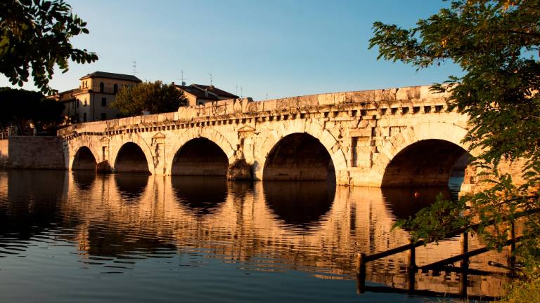 Rimini, una nuova illuminazione per il Ponte di Tiberio