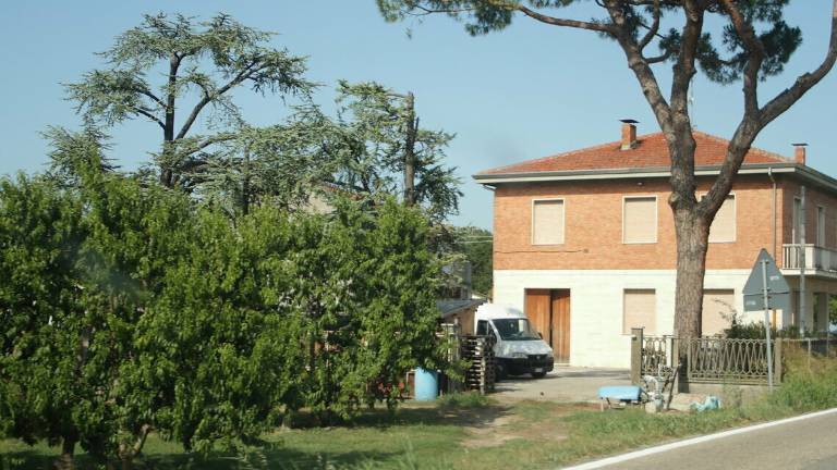 Ravenna, ferito alla mano mentre lavora in un'azienda agricola a Bagnacavallo