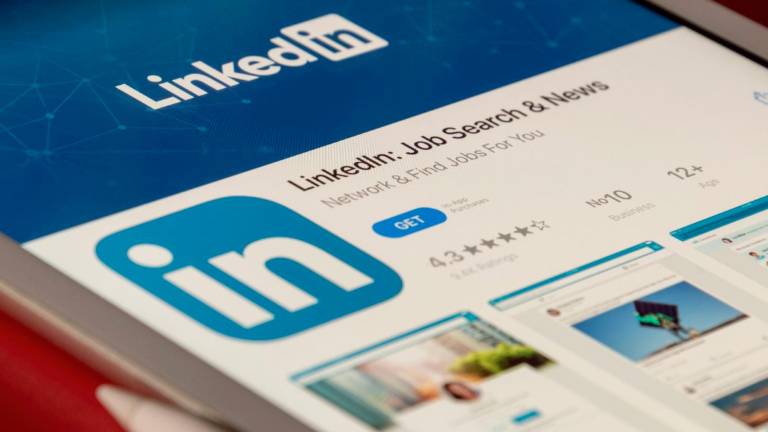 8 HACK DI MARKETING DI LINKEDIN PER FAR CRESCERE LA TUA ATTIVITÀ