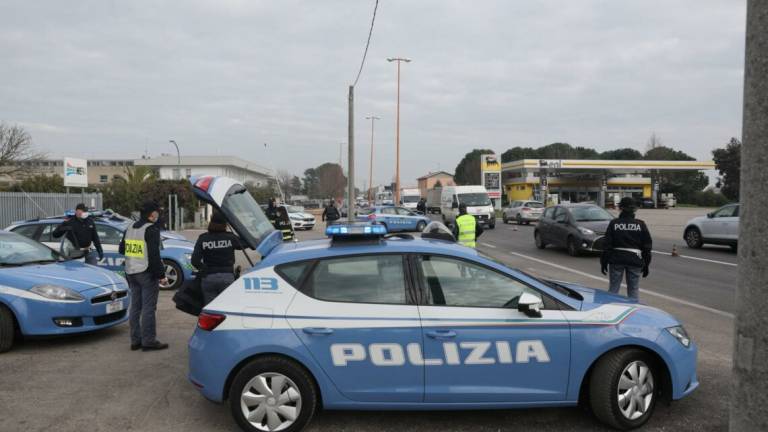Cesena, violenza a pubblico ufficiale e furto di un'auto: tre arresti