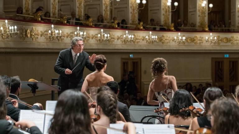 Rimini, Riccardo Muti torna al Teatro Galli con il Nabucco: come acquistare i biglietti