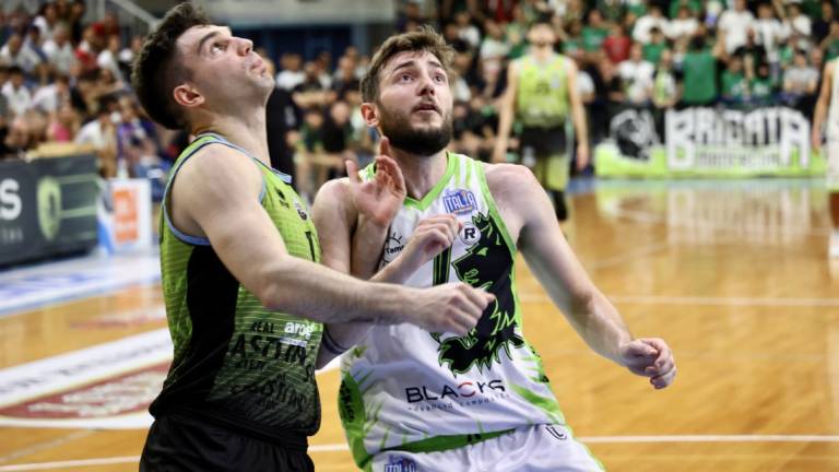 Basket B Nazionale, capitan Petrucci si fidelizza con i Raggisolaris