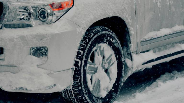 Obbligo di pneumatici invernali o catene a bordo dal 15 novembre: le strade interessate in Emilia-Romagna e Repubblica di San Marino