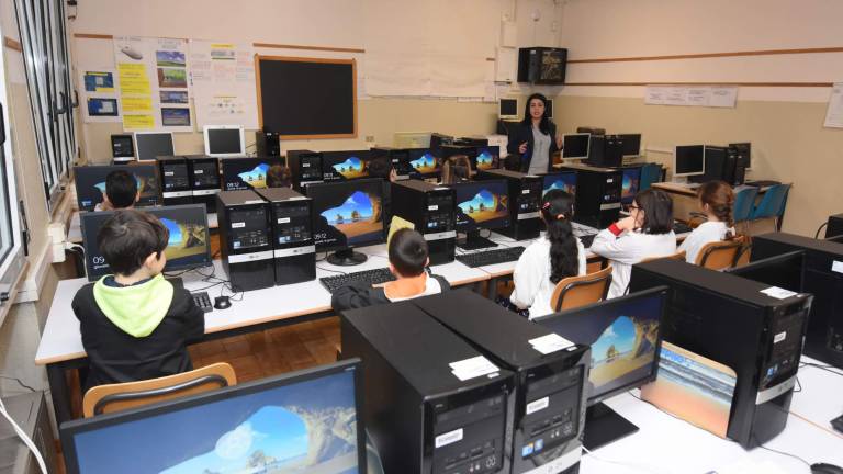 Nuova aula informatica alla scuola elementare Rivalti di Forlì