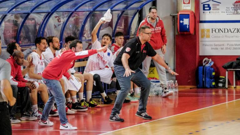 Basket B play-off, Rimini sogna. Ferrari: Solo un grande gruppo vince due volte a Roseto