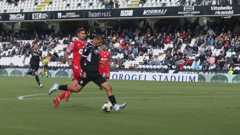 Calcio C, Il Cesena stende 2-0 l'Ancona Matelica e vola al secondo posto
