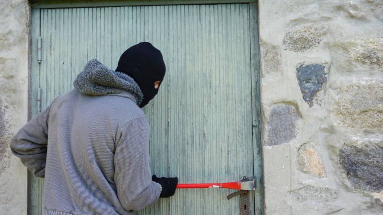 Cesena: ladri in azione sia di notte nelle case che davanti alle scuole materne