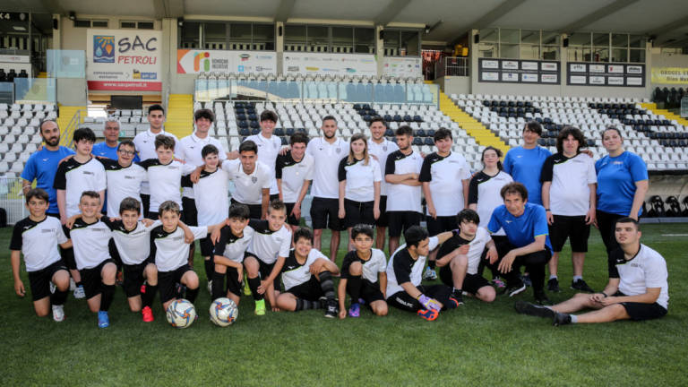 Calcio C, Cesena in campo per un calcio integrato