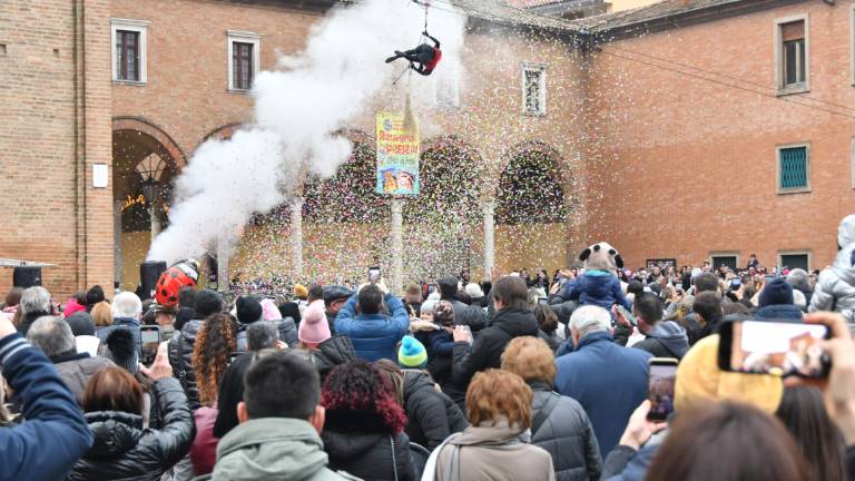 Forlì, è sbarcata la Befana con un carico di doni - Gallery