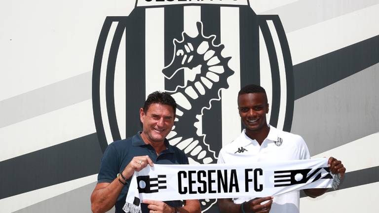 Calcio C, adesso è ufficiale: King Udoh è un nuovo calciatore del Cesena, ha firmato fino al 2025