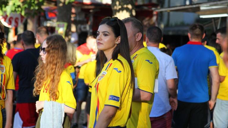 Calcio Europei Under 21, il colore del tifo romeno a Cesena - GALLERY