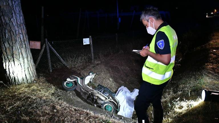 Forlimpopoli, nel fosso con la Lambretta: muore il 43enne Olmo Rossi