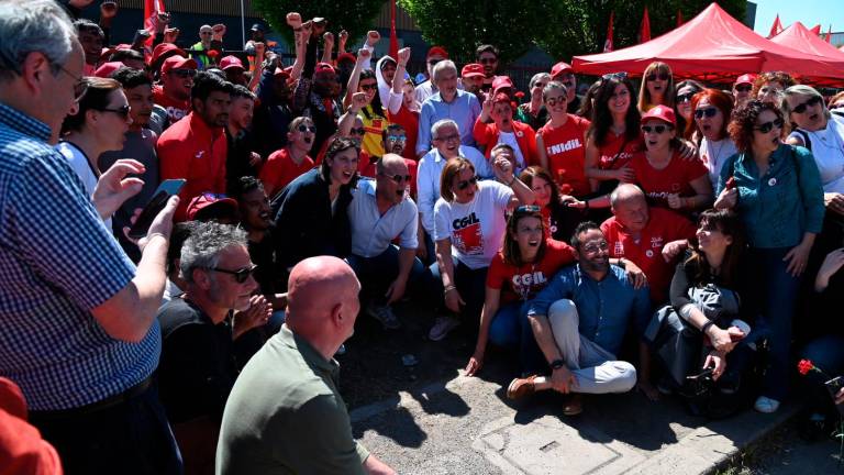 Forlì, Elly Schlein incontra i lavoratori della Giuliani arredamenti GALLERY
