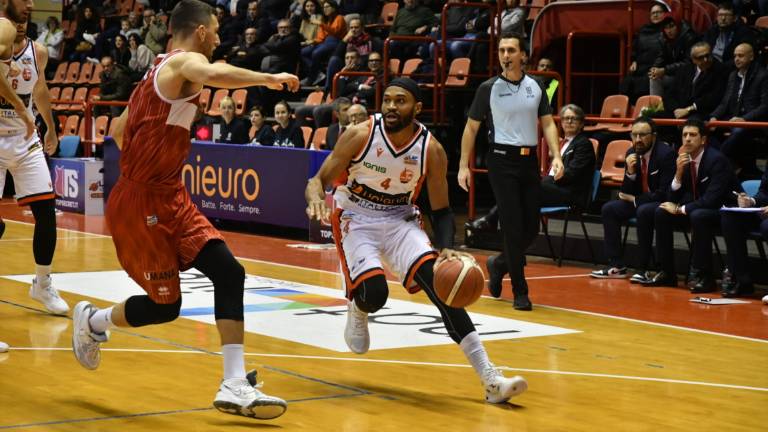 Basket A2, l'Unieuro Forlì schianta l'Umana Chiusi: 86-76