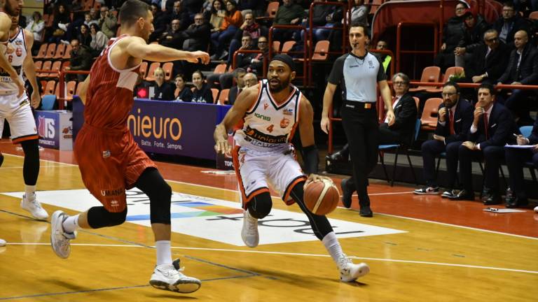 Basket A2, l'Unieuro Forlì schianta l'Umana Chiusi: 86-76