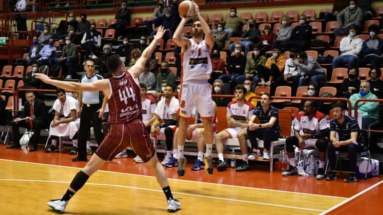 Basket A2, l'Unieuro Forlì piega Trapani 87-83 nella prima giornata della Fase a Orologio