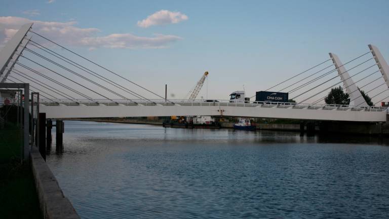 Il ponte mobile appena riaperto (Foto Fiorentini)