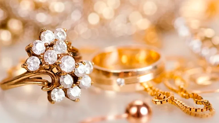 Strategie efficaci per vendere gioielli di lusso offline in modo sicuro